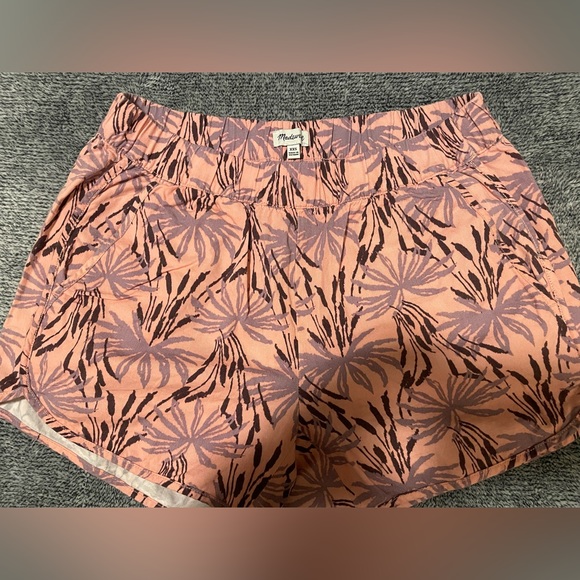 Madewell pink pull on shorts - Picture 2 of 5